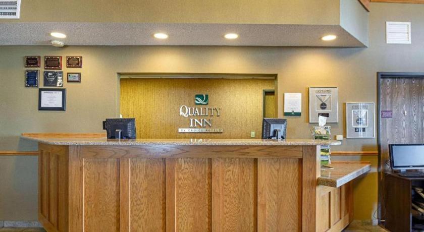 Quality Inn Mineral Point Exterior photo